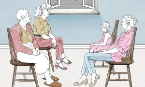 Grupa kobiet, w tym starsza pani, młoda kobieta i dziewczynka, siedzą na krzesłach. Ilustracja może być częścią poradnika dla rodziców dorosłych dzieci.